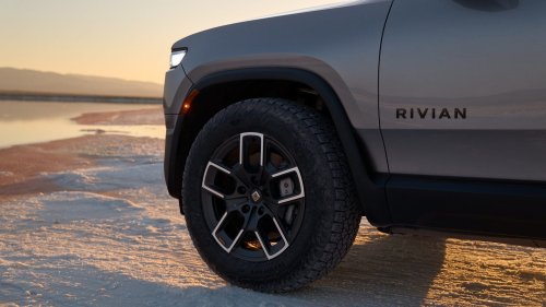 2027 Rivian R1S and R1T Get Simpler Trims and a Big Seating Upgrade