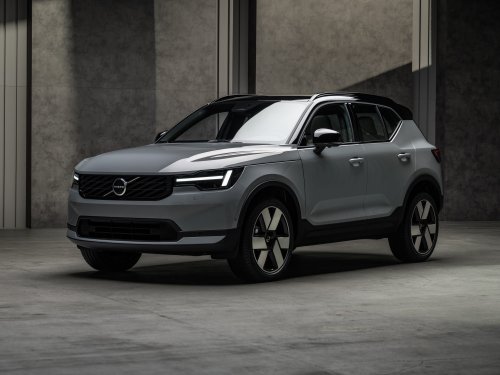 The Volvo XC40 Gains a Fresh Look As EV Sales Climb Slower Than Expected