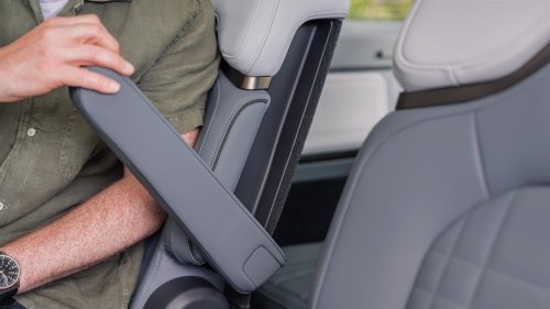 2027 Rivian R1S and R1T Get Simpler Trims and a Big Seating Upgrade