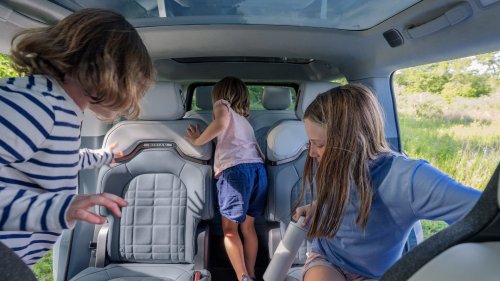 2027 Rivian R1S and R1T Get Simpler Trims and a Big Seating Upgrade