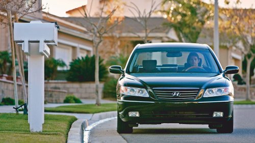 2006 Toyota Avalon vs. Hyundai Azera vs. Volkswagen Passat Comparison Test