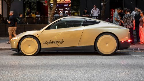 Tesla Cybercab First Look: No Steering Wheel! No Brake Pedal! No Problem?