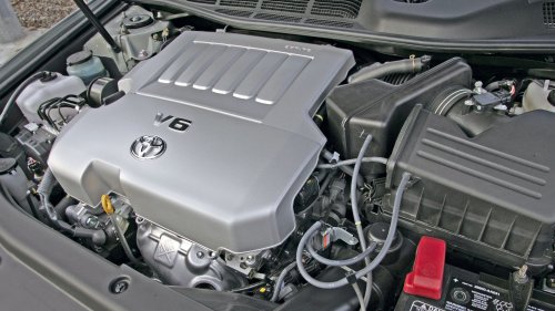 2006 Toyota Avalon vs. Hyundai Azera vs. Volkswagen Passat Comparison Test