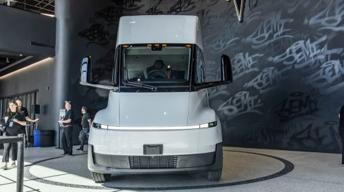 2027 Tesla Semi First Drive: We Get Seat Time in Tesla’s 500-Mile Electric Big Rig 