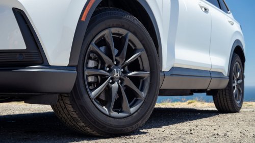 2026 Honda CR-V First Test: The Gas-Powered CR-V Has Good Vibes, but Is the Hybrid Better?