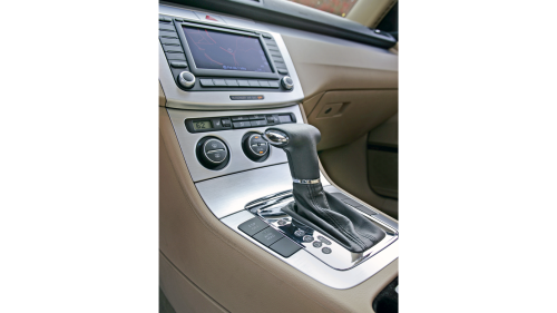 2006 Toyota Avalon vs. Hyundai Azera vs. Volkswagen Passat Comparison Test