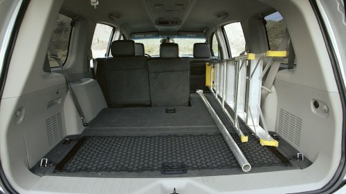 2004 Dodge Durango vs. Chevy Tahoe, Toyota Sequoia, Ford Expedition, and Nissan Pathfinder Armada Comparison Test