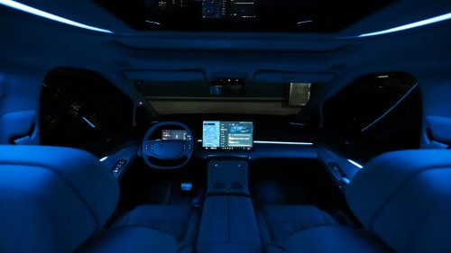 Xpeng, XPeng X9, Mercedes-Benz, XPeng X9 First Drive: Can It Beat the Mercedes-Benz VLE?