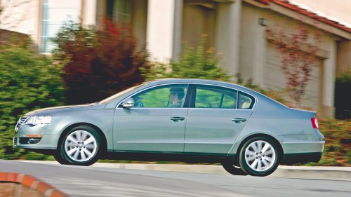 2006 Toyota Avalon vs. Hyundai Azera vs. Volkswagen Passat Comparison Test