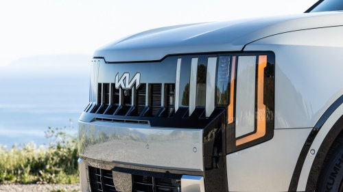 2027 Kia Telluride Hybrid First Test: Quicker, Heavier, and Slightly Confused