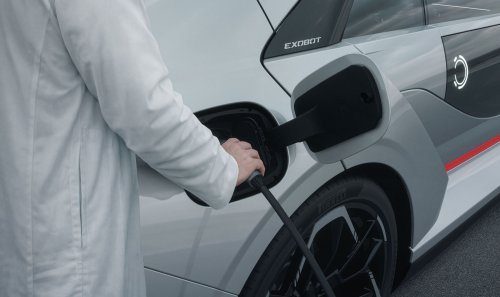 Saudi Arabian Carmaker Ceer's 1st EVs Have 850 HP, Gullwing Doors, Wild Design