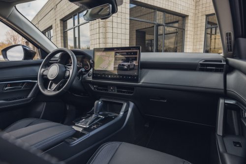BMW, BMW Blames Young People for Loss of Real Buttons in New Cars