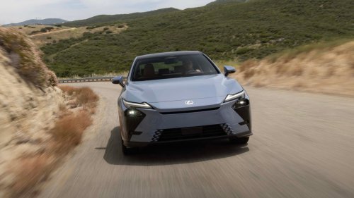 2026 Lexus ES350h First Drive: Better Tech, Better Ride, Same Relaxed Personality