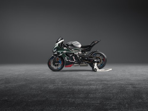 This New BMW Motorcycle Celebrates the Isle of Man TT Races