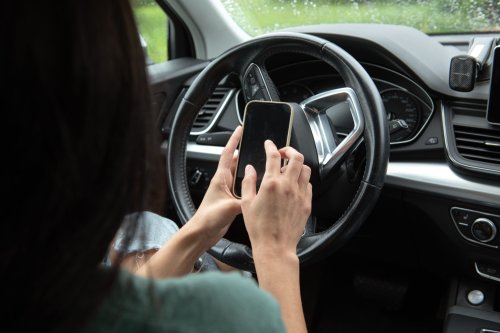 Drivers Are More Likely to Be on Their Phones While Speeding: IIHS