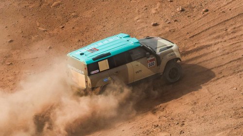 The Defender Dakar Concept Previews a Production-Ready, Street-Legal Rally Racer