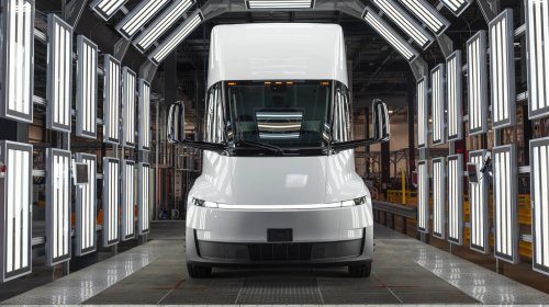 2027 Tesla Semi First Drive: We Get Seat Time in Tesla’s 500-Mile Electric Big Rig 