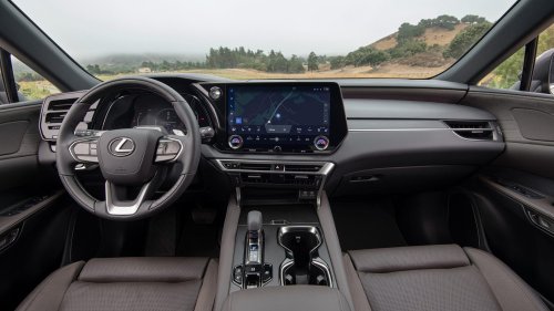 Lexus RX Hybrid vs. Gas: Which RX Should You Buy?