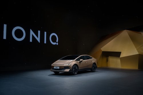 Hyundai Ioniq V Channels Venus Concept, Previews New Strategy