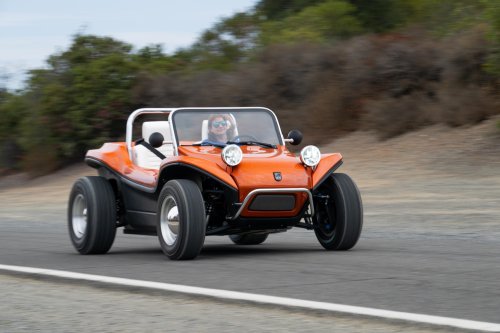 We’re the First to Drive Meyers Manx’s Groovey Vintage-Styled EV Buggy