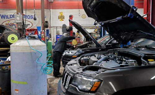 Ford, Trump Learns of Right to Repair Battle and Ford's CEO Responds