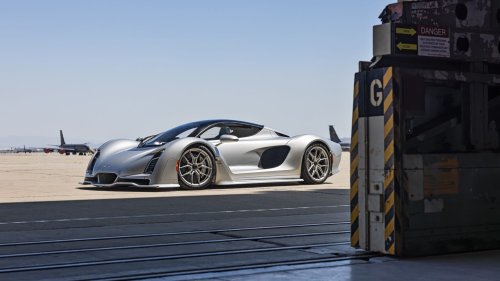 Goin’ Nuclear: We Tested the 1,250-HP, $2.4-Million 2026 Czinger 21C and Set a Record
