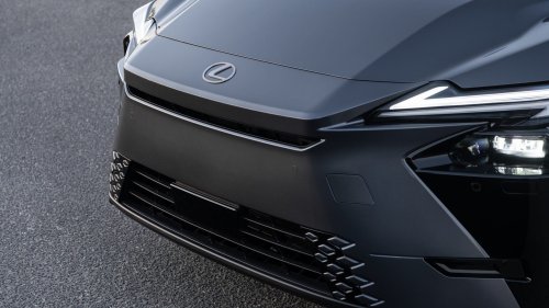 2026 Lexus ES350h First Drive: Better Tech, Better Ride, Same Relaxed Personality