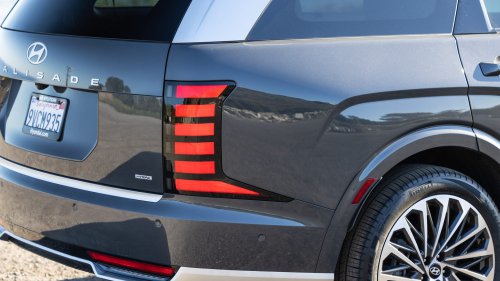 2027 Kia Telluride Hybrid vs. 2026 Hyundai Palisade Hybrid Comparison: Same DNA, Different Personalities