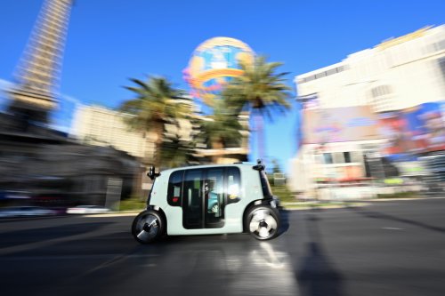 NHTSA Calls Out Autonomous Vehicle Developers Over First Responder Interference