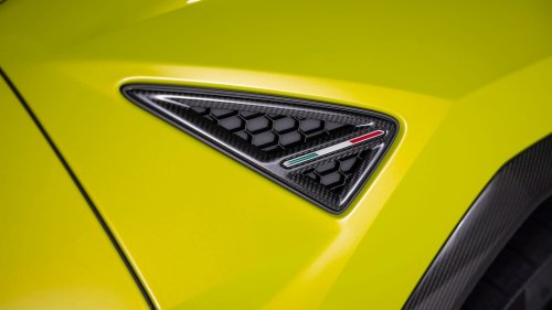 2027 Lamborghini Urus SE Performante First Look: Lighter and Now With 801 HP