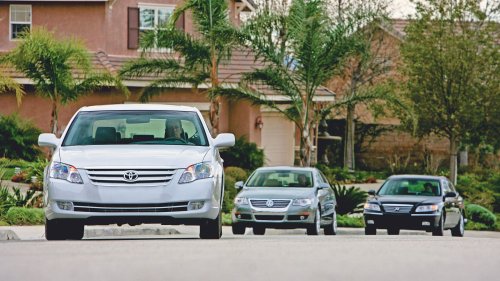2006 Toyota Avalon vs. Hyundai Azera vs. Volkswagen Passat Comparison Test