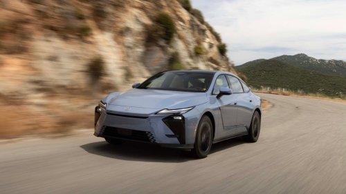 2026 Lexus ES350h First Drive: Better Tech, Better Ride, Same Relaxed Personality