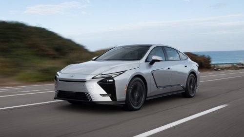 2026 Lexus ES350h First Drive: Better Tech, Better Ride, Same Relaxed Personality