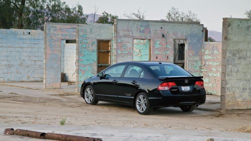 2007 Honda Civic Si vs. Nissan Sentra SE-R Spec V Sport Sedan Comparison Test
