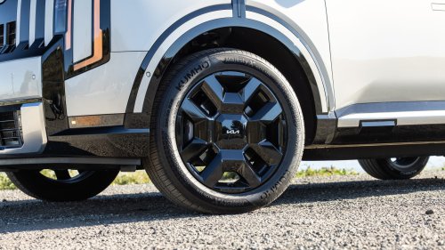 2027 Kia Telluride Hybrid First Test: Quicker, Heavier, and Slightly Confused