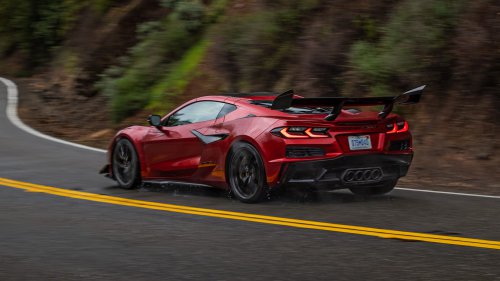 Chevrolet, Chevrolet Corvette, Stop-Sale and Recall on 2025 and 2026 Chevrolet Corvette to Fix Rear Turn Signal Issue