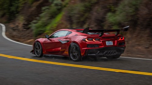 Chevrolet, Chevrolet Corvette, Stop-Sale and Recall on 2025 and 2026 Chevrolet Corvette to Fix Rear Turn Signal Issue