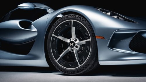 Hennessey Blackbird Hypercar First Look: 800+HP V-8, 6-Speed Manual, Zero Screens