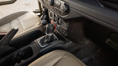 2026 Jeep Wrangler 392 Commando First Test: A Riotous, Supercharged Salute to the Troops