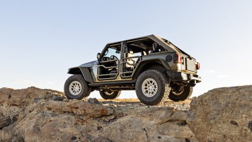 2026 Jeep Wrangler 392 Commando First Test: A Riotous, Supercharged Salute to the Troops