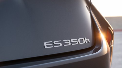 2026 Lexus ES350h First Drive: Better Tech, Better Ride, Same Relaxed Personality