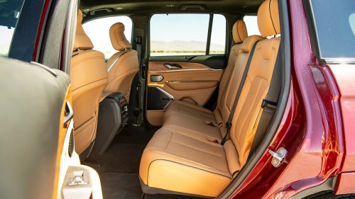 Jeep Recalls 419,000 Grand Cherokee SUVs Over Airbag Module Issue