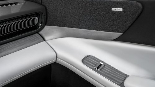 XPeng X9 First Drive: Can It Beat the Mercedes-Benz VLE?