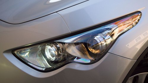 2008 BMW X6 xDrive 35i vs. 2009 Infiniti FX35 Comparison Test