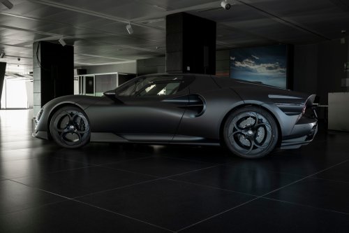 This Special Alfa Romeo 33 Stradale Is a Stealthy Salute to Carbon Fiber