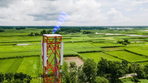 VLEO Satellites Could Bring 5G Connectivity to Cars in Remote Areas