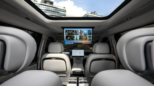 XPeng X9 First Drive: Can It Beat the Mercedes-Benz VLE?