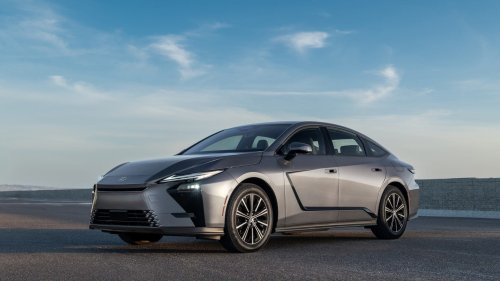 2026 Lexus ES350h First Drive: Better Tech, Better Ride, Same Relaxed Personality