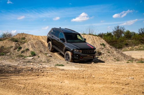 Jeep, Jeep Grand Cherokee, 2027 Jeep Grand Cherokee Regains the Trailhawk and Overland Trims
