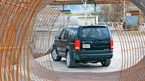 2007 Cadillac Escalade vs Mercedes-Benz GL450 vs Land Rover LR3 Comparison